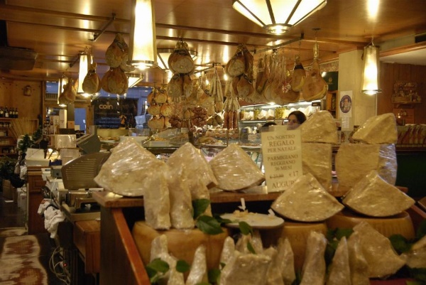 UR-NEST Piazza Maggiore image 17