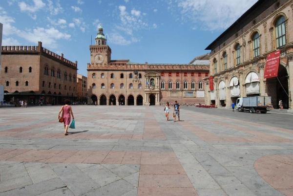 UR-NEST Piazza Maggiore image 18